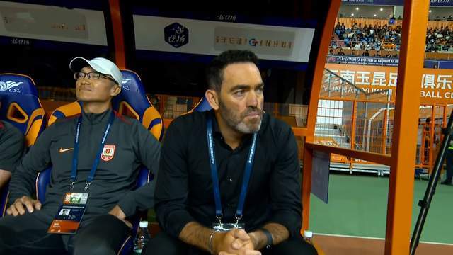 谭龙补时送点,亚泰1-1到手的三分没了,卡米洛伤退 玉昆止住颓势